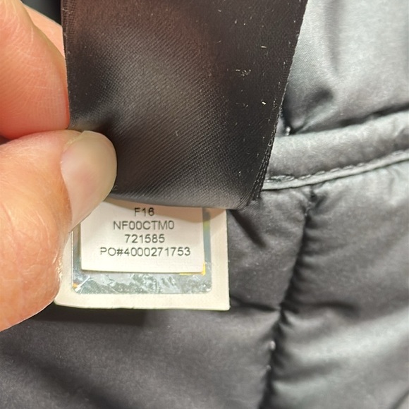 The North Face Black Insulated Puffer Vest Size XS - Picture 9 of 10